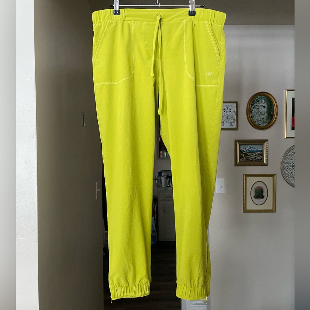Lightweight Albion Bright Green Joggers